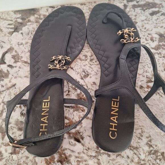 Authentic Chanel Quilted thong CC Black Leather  sandals size 40C - Picture 3 of 12